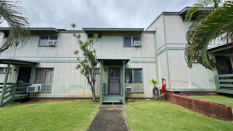 UPDATED 3 BEDROOM TOWNHOME UNIT WITH 2 PARKING STALLS property image