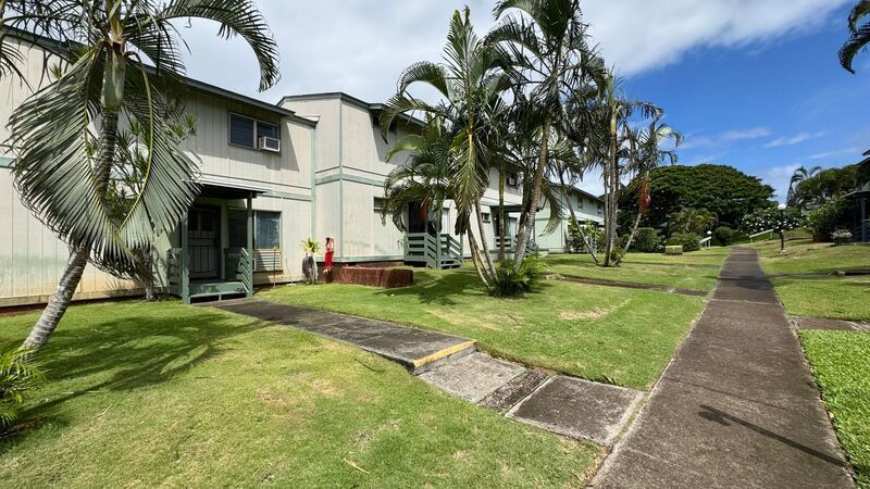 UPDATED 3 BEDROOM TOWNHOME UNIT WITH 2 PARKING STALLS property image