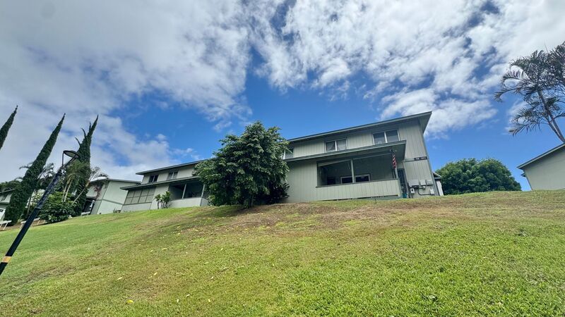 UPDATED 3 BEDROOM TOWNHOME UNIT WITH 2 PARKING STALLS property image