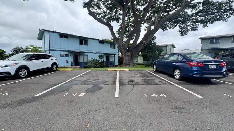 UPDATED 3 BEDROOM TOWNHOME UNIT WITH 2 PARKING STALLS property image