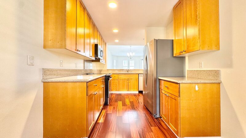 RARELY AVAILABLE 2 BD/2BA CONDO UNIT WITH 2 PARKING STALLS - COLONY AT THE PENINSULA property image