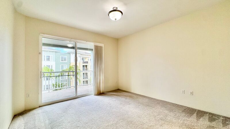 RARELY AVAILABLE 2 BD/2BA CONDO UNIT WITH 2 PARKING STALLS - COLONY AT THE PENINSULA property image