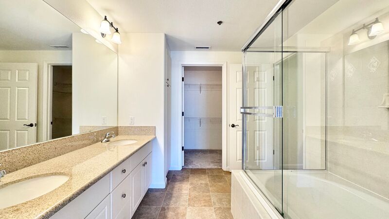 RARELY AVAILABLE 2 BD/2BA CONDO UNIT WITH 2 PARKING STALLS - COLONY AT THE PENINSULA property image