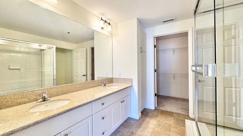 RARELY AVAILABLE 2 BD/2BA CONDO UNIT WITH 2 PARKING STALLS - COLONY AT THE PENINSULA property image