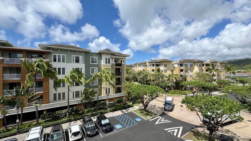 RARELY AVAILABLE 2 BD/2BA CONDO UNIT WITH 2 PARKING STALLS - COLONY AT THE PENINSULA property image