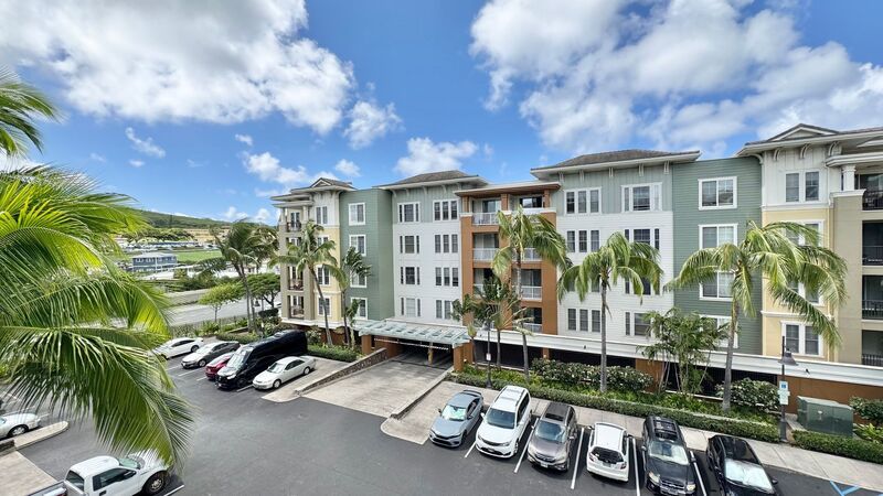 RARELY AVAILABLE 2 BD/2BA CONDO UNIT WITH 2 PARKING STALLS - COLONY AT THE PENINSULA property image
