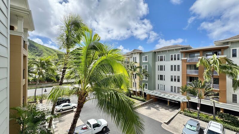 RARELY AVAILABLE 2 BD/2BA CONDO UNIT WITH 2 PARKING STALLS - COLONY AT THE PENINSULA property image
