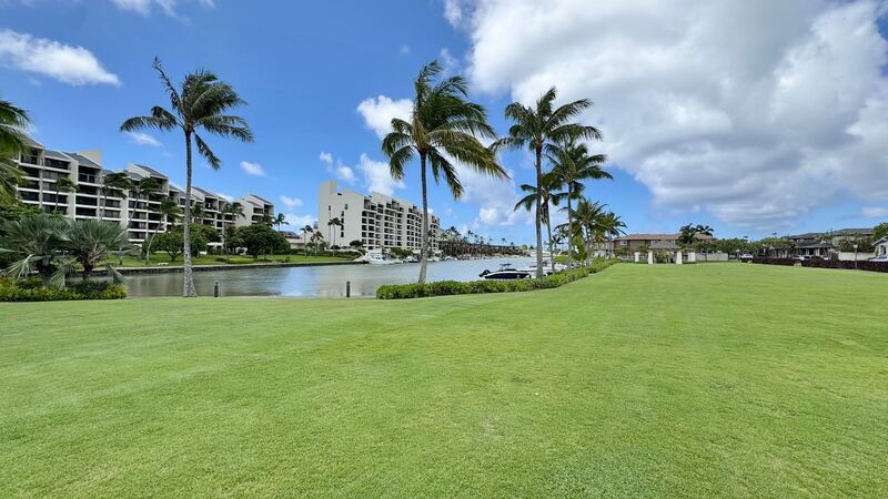 RARELY AVAILABLE 2 BD/2BA CONDO UNIT WITH 2 PARKING STALLS - COLONY AT THE PENINSULA property image