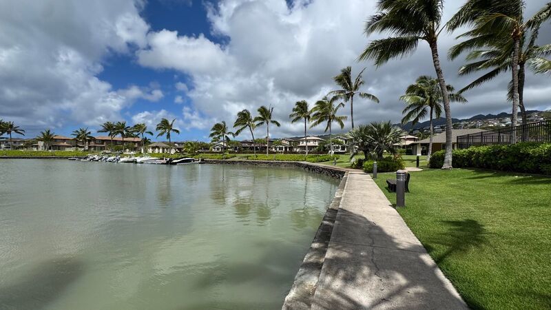 RARELY AVAILABLE 2 BD/2BA CONDO UNIT WITH 2 PARKING STALLS - COLONY AT THE PENINSULA property image