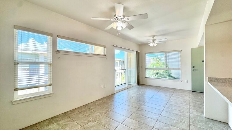 HIGHLY DESIRABLE 1 BEDROOM UNIT WITH 2 PARKING! - KA MALANAI property image