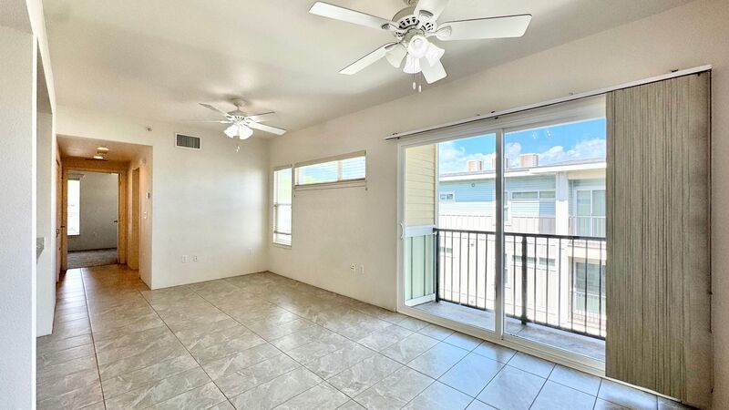 HIGHLY DESIRABLE 1 BEDROOM UNIT WITH 2 PARKING! - KA MALANAI property image
