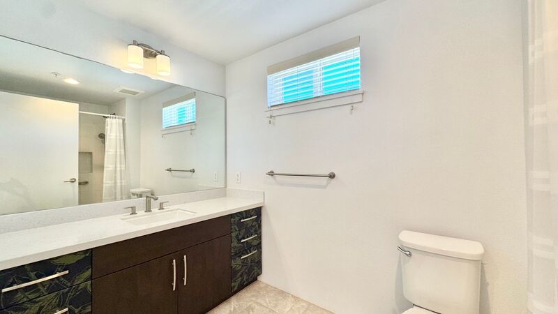 HIGHLY DESIRABLE 1 BEDROOM UNIT WITH 2 PARKING! - KA MALANAI property image