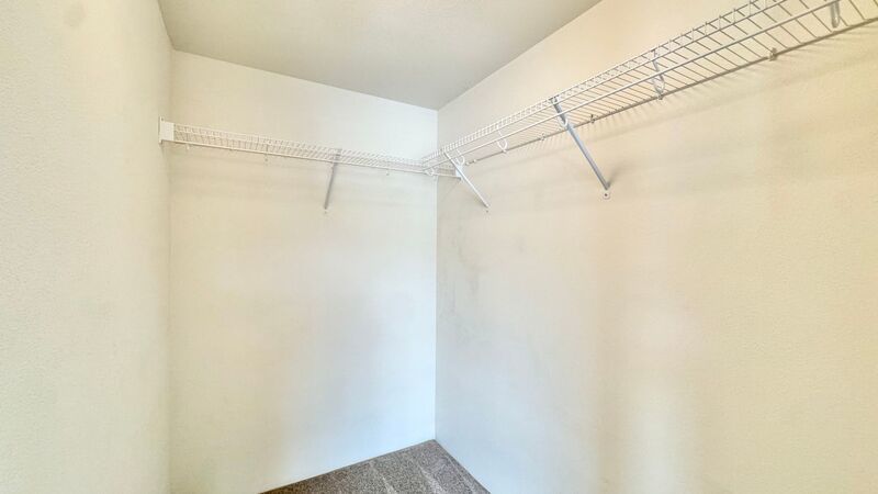 HIGHLY DESIRABLE 1 BEDROOM UNIT WITH 2 PARKING! - KA MALANAI property image