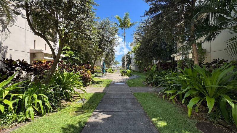 HIGHLY DESIRABLE 1 BEDROOM UNIT WITH 2 PARKING! - KA MALANAI property image