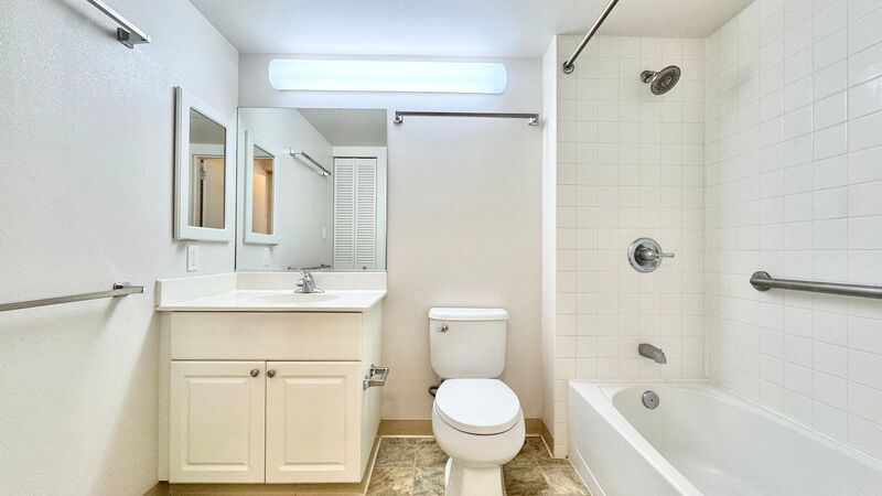 1 BEDROOM CONDO UNIT IN HIGHLY DESIRABLE KAKAAKO property image
