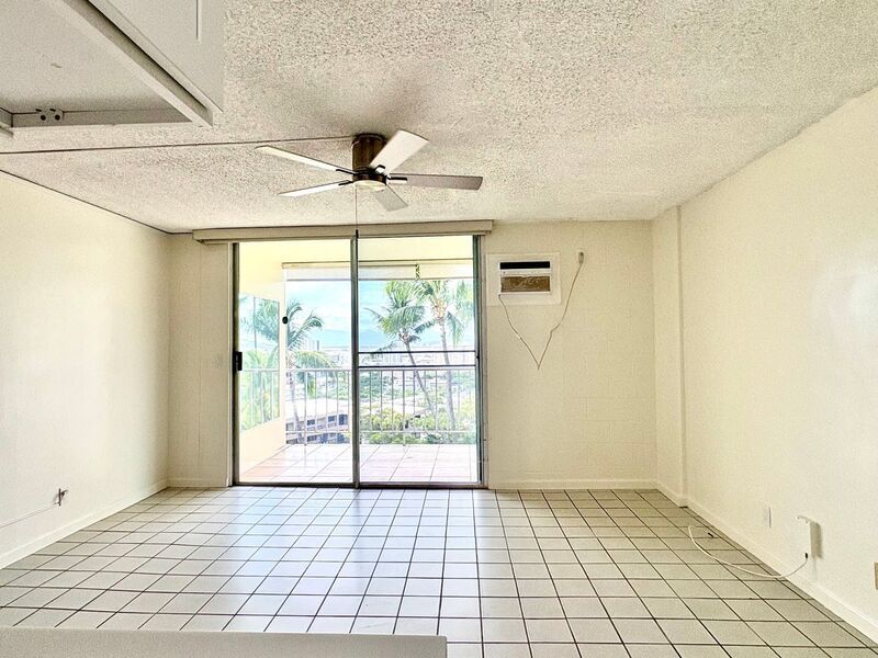 AVAILABLE NOW - STUDIO/1 PRKG with LANAI, WASHER/DRYER INSIDE UNIT & VIEW OF THE OCEAN AND CITY property image