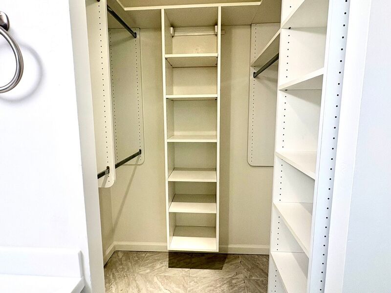 AVAILABLE NOW - STUDIO/1 PRKG with LANAI, WASHER/DRYER INSIDE UNIT & VIEW OF THE OCEAN AND CITY property image