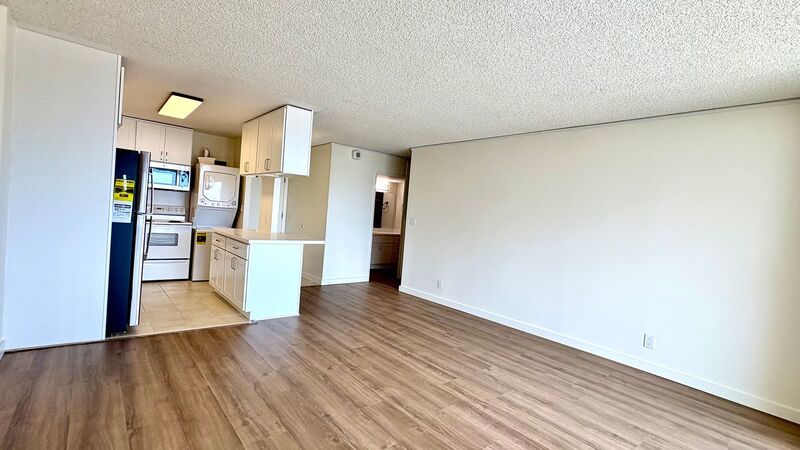 AVAILABLE NOW - STUDIO/1 PRKG with LANAI, WASHER/DRYER INSIDE UNIT property image
